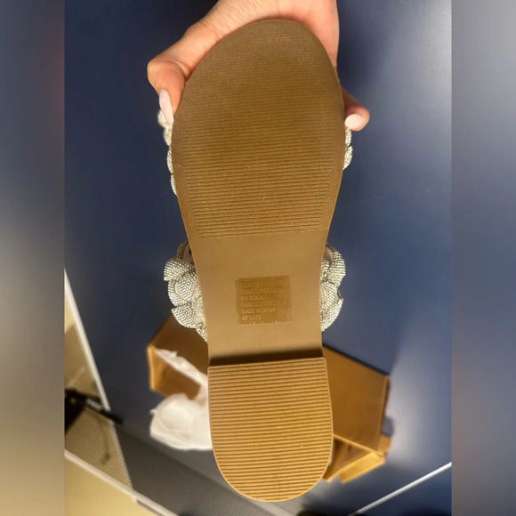 Steve Madden Dolay Sandals Slip on with rhinestone design - Picture 9 of 14